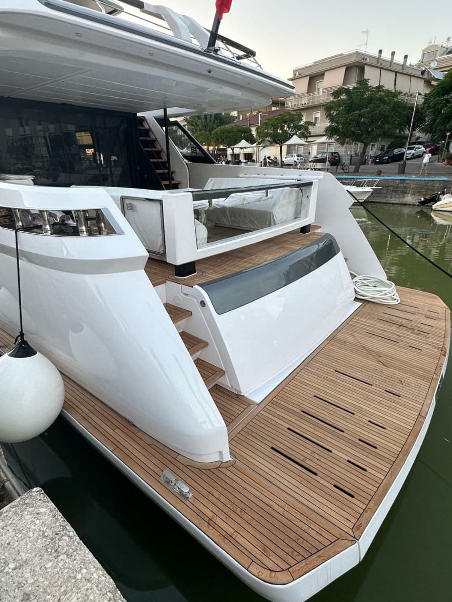 2023 Ferretti Yachts Ferretti 860 - Photo 2