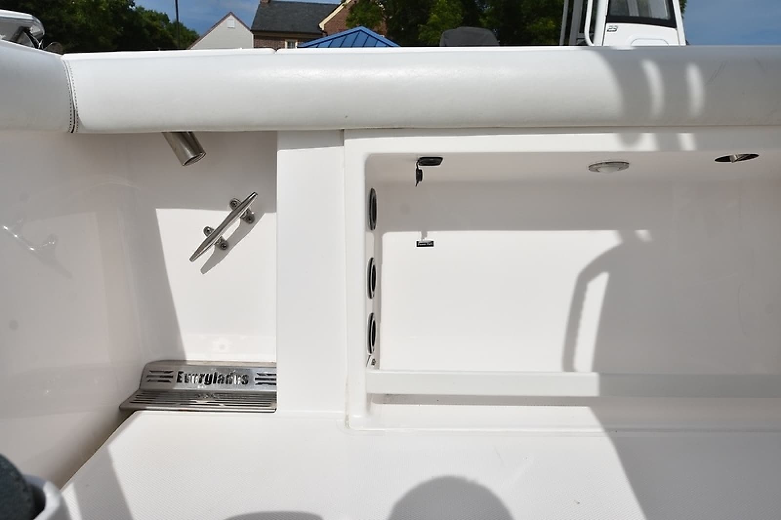 2014 Everglades 255 CC - Photo 45