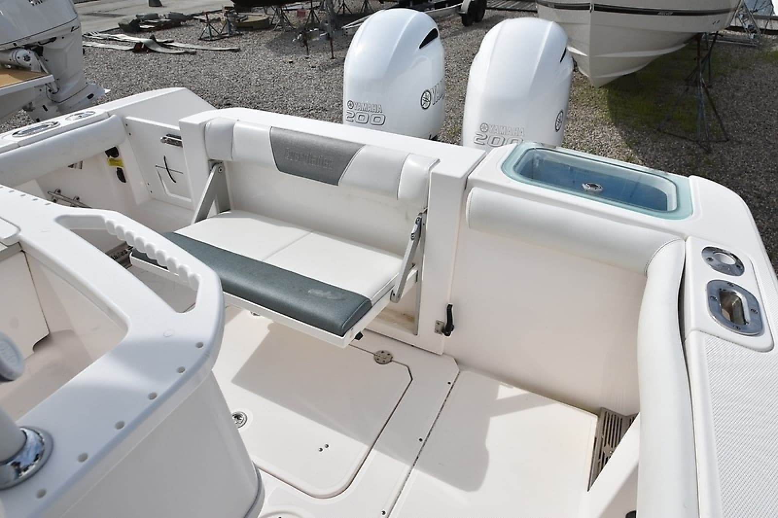 2014 Everglades 255 CC - Photo 35