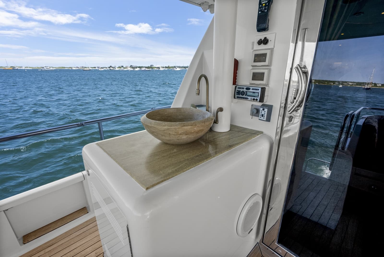 2004 Cheoy Lee Flybridge - Photo 9
