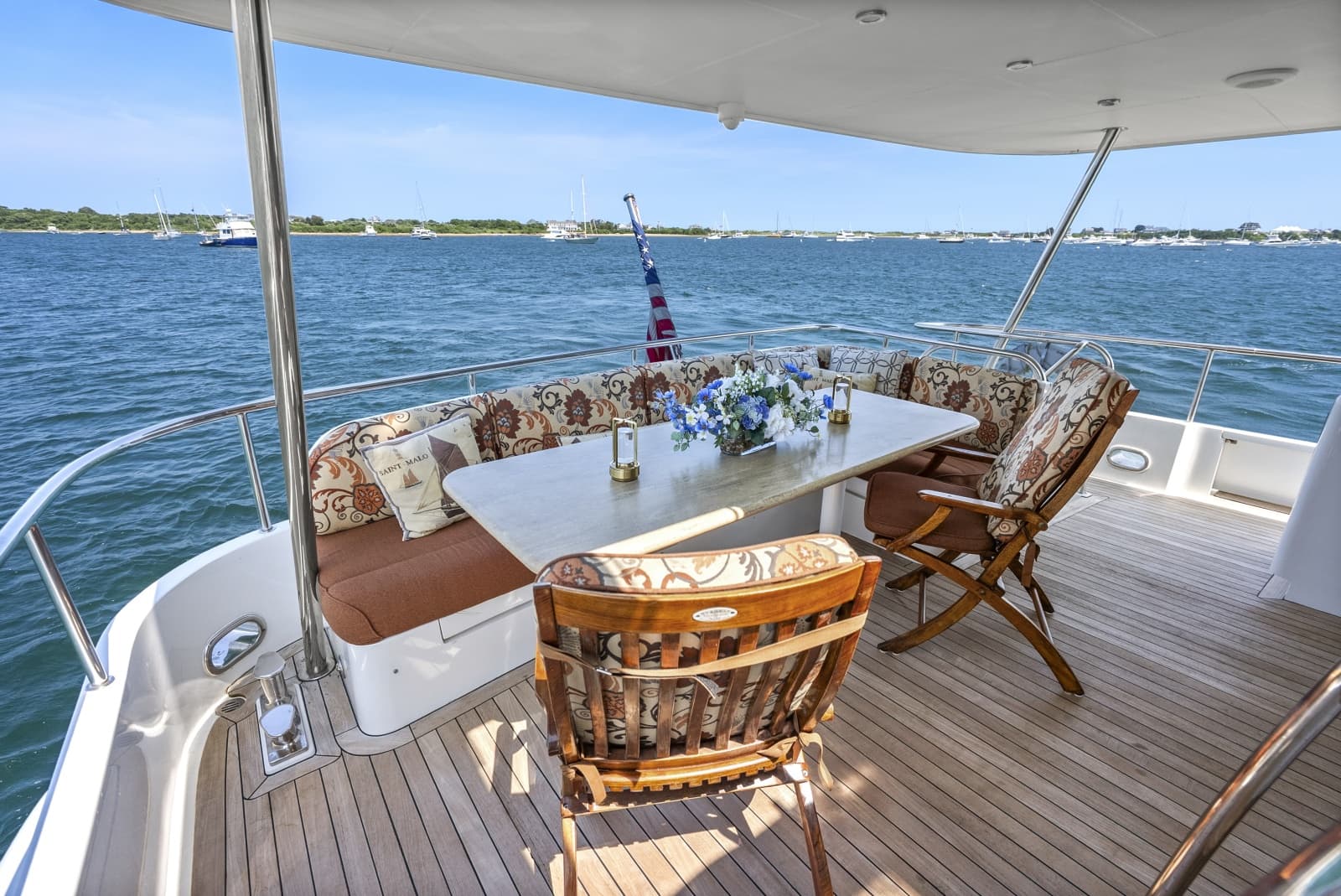 2004 Cheoy Lee Flybridge - Photo 8