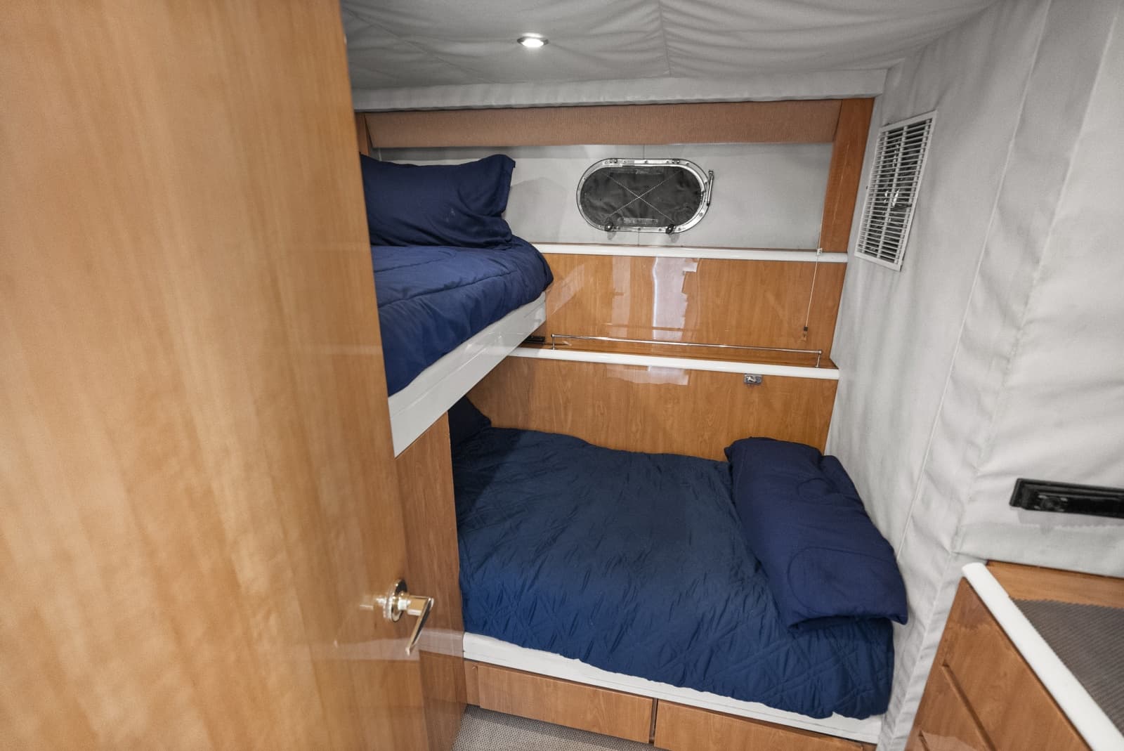 2004 Cheoy Lee Flybridge - Photo 40