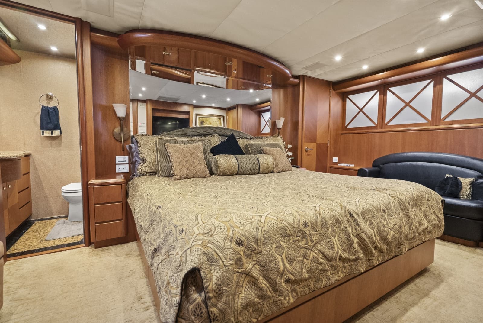 2004 Cheoy Lee Flybridge - Photo 33