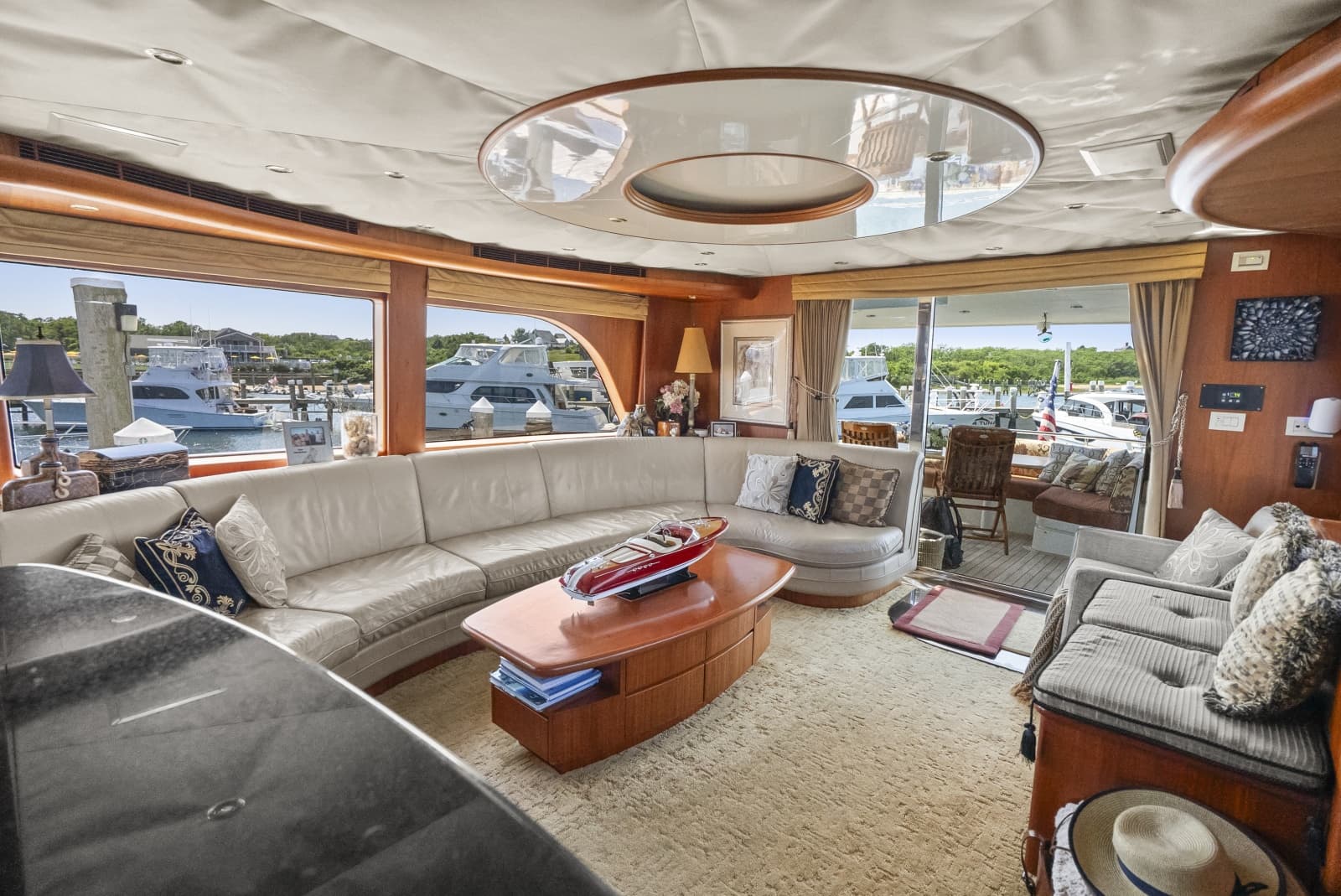 2004 Cheoy Lee Flybridge - Photo 21