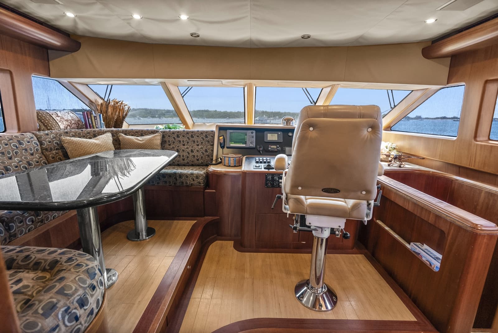 2004 Cheoy Lee Flybridge - Photo 27