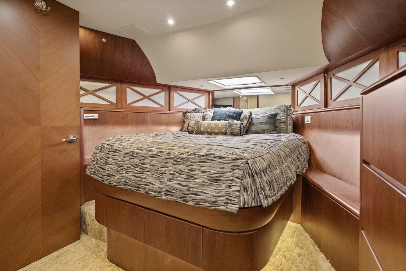 2004 Cheoy Lee Flybridge - Photo 35