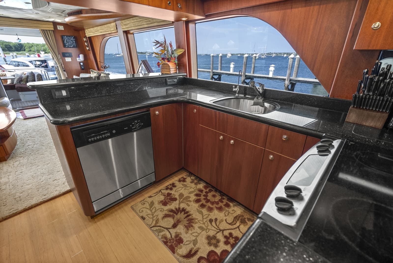 2004 Cheoy Lee Flybridge - Photo 23