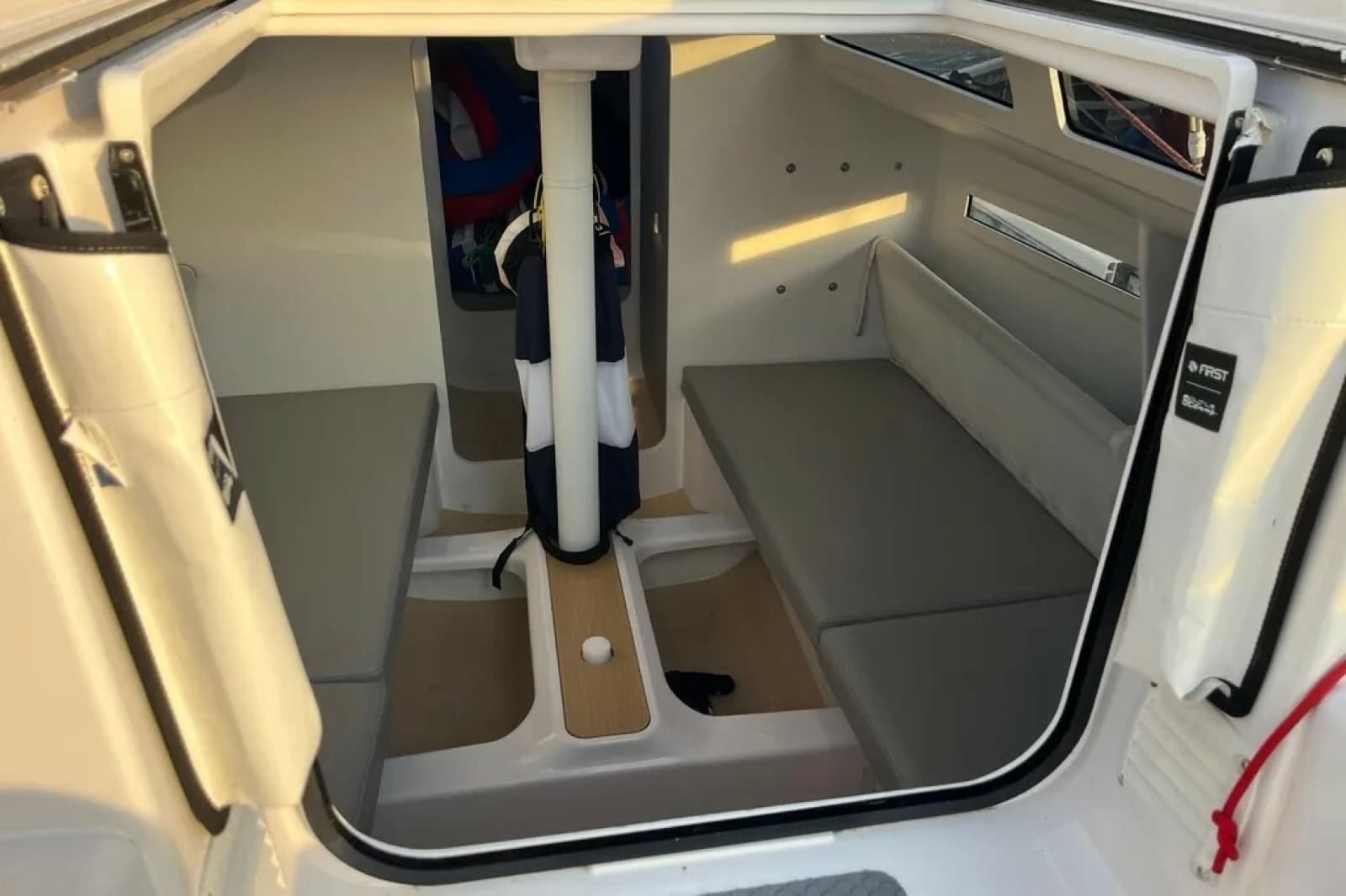 2025 Beneteau FIRST 27 - Photo 6