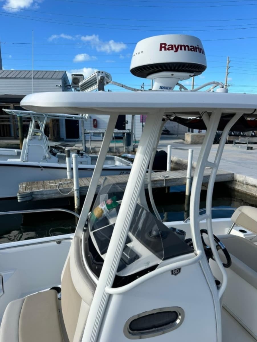 2018 Boston Whaler  - Photo 10