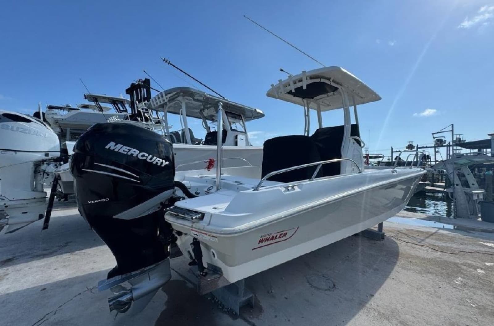 2018 Boston Whaler  - Photo 17