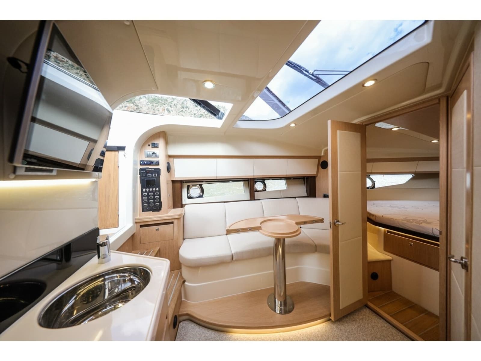 2024 Focus Motor Yachts GTX 36 - Photo 6