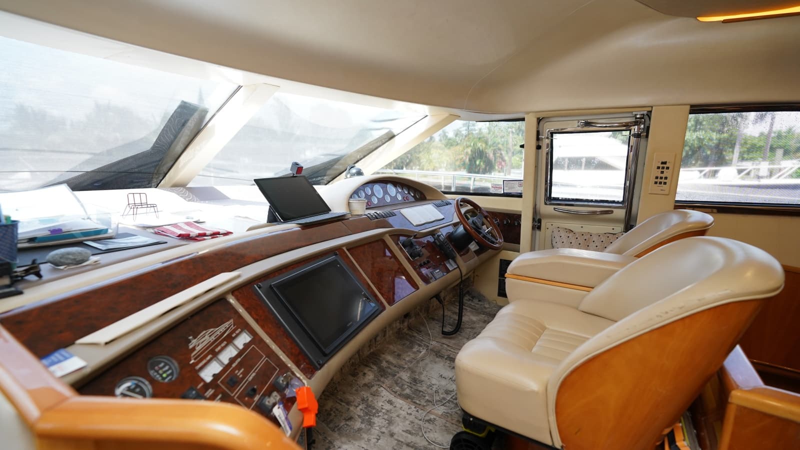 1999 Princess FLYBRIDGE - Photo 27