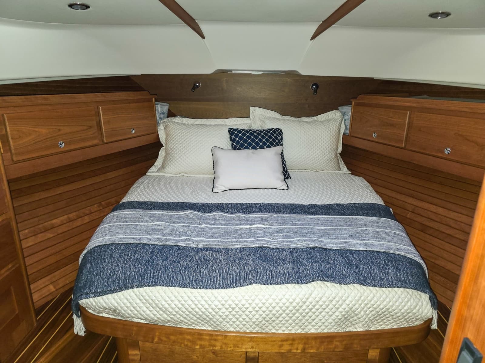 2025 Sabre 43 Salon Express - Photo 17