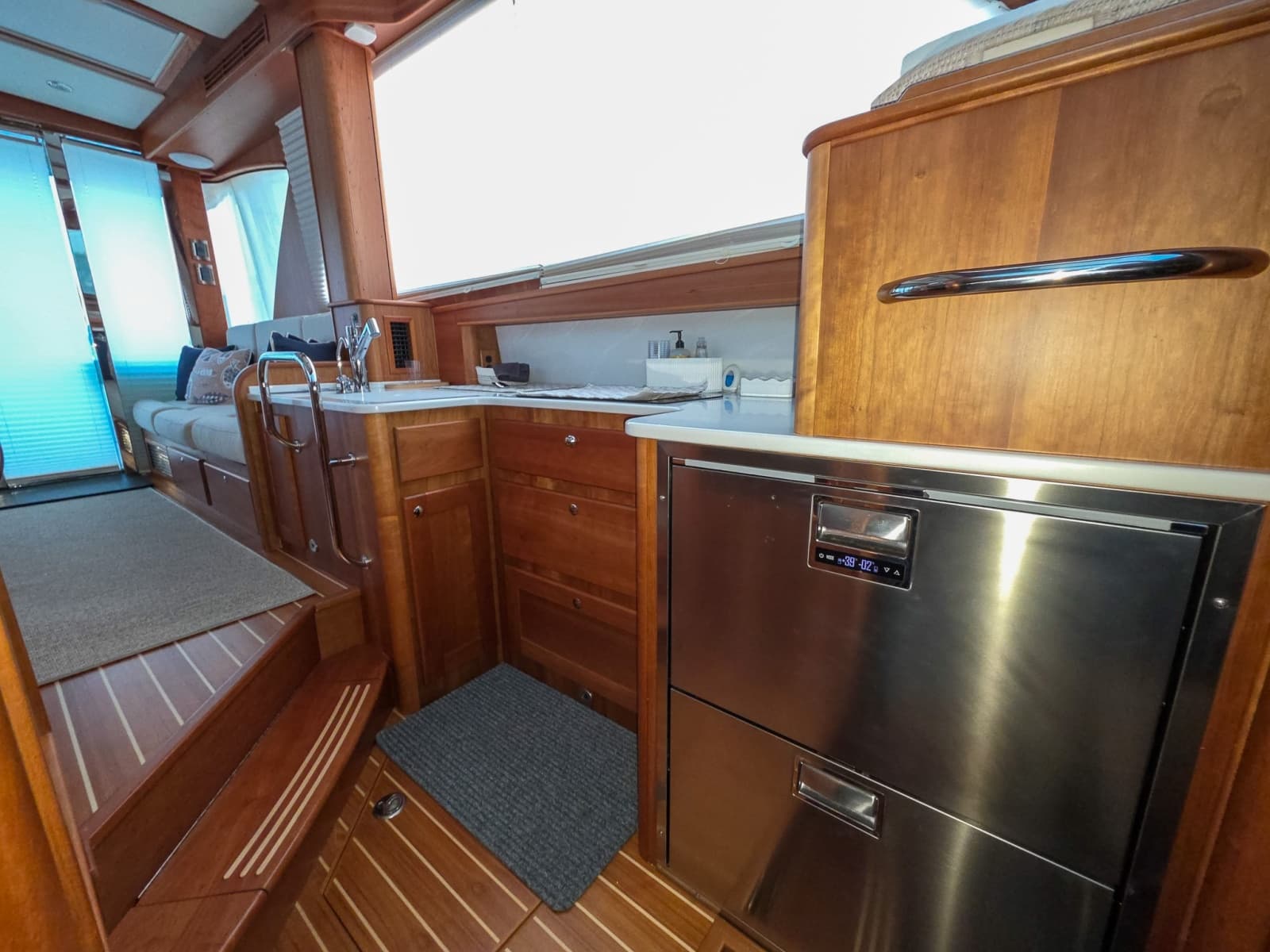 2025 Sabre 43 Salon Express - Photo 15