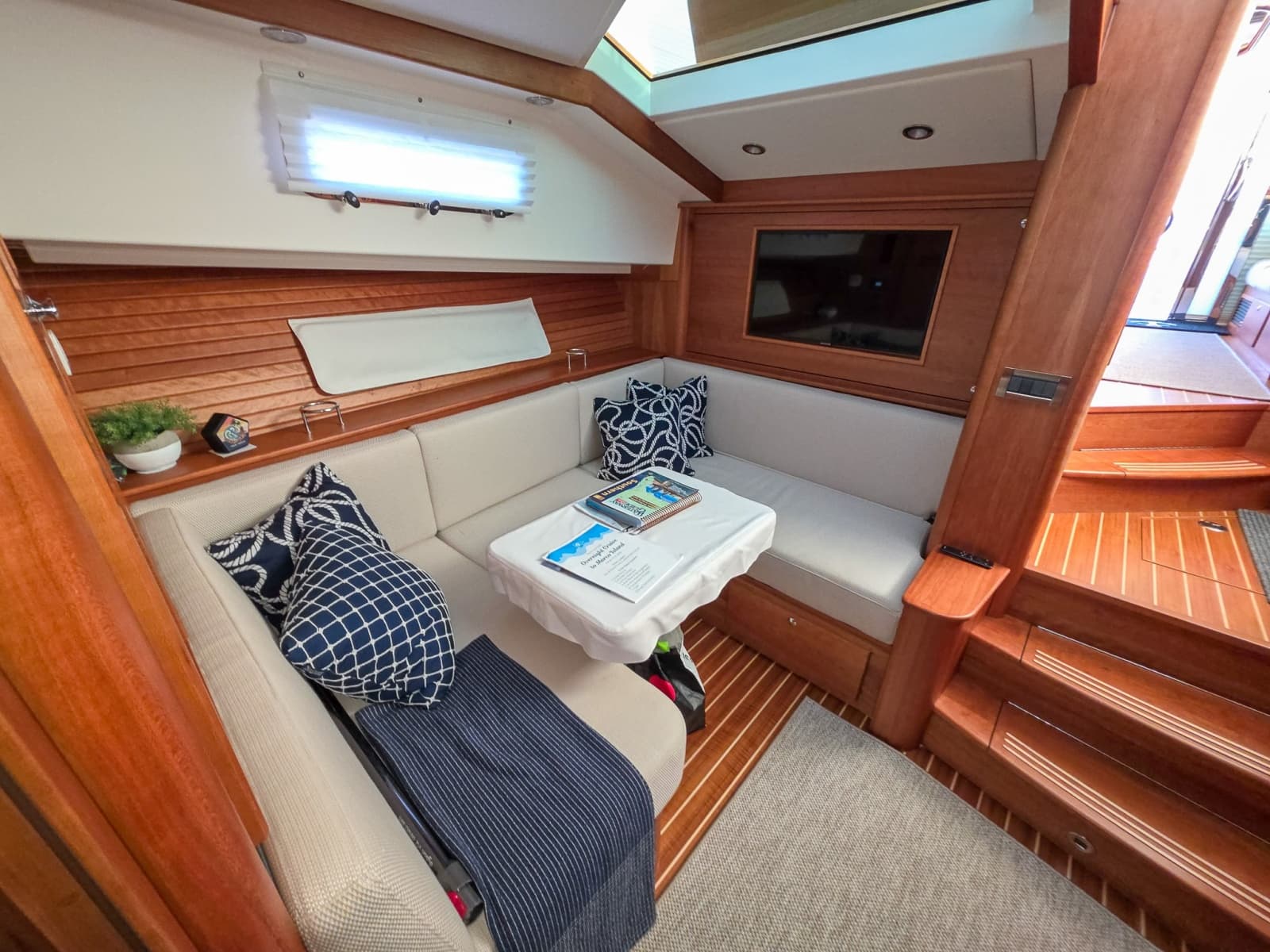 2025 Sabre 43 Salon Express - Photo 16