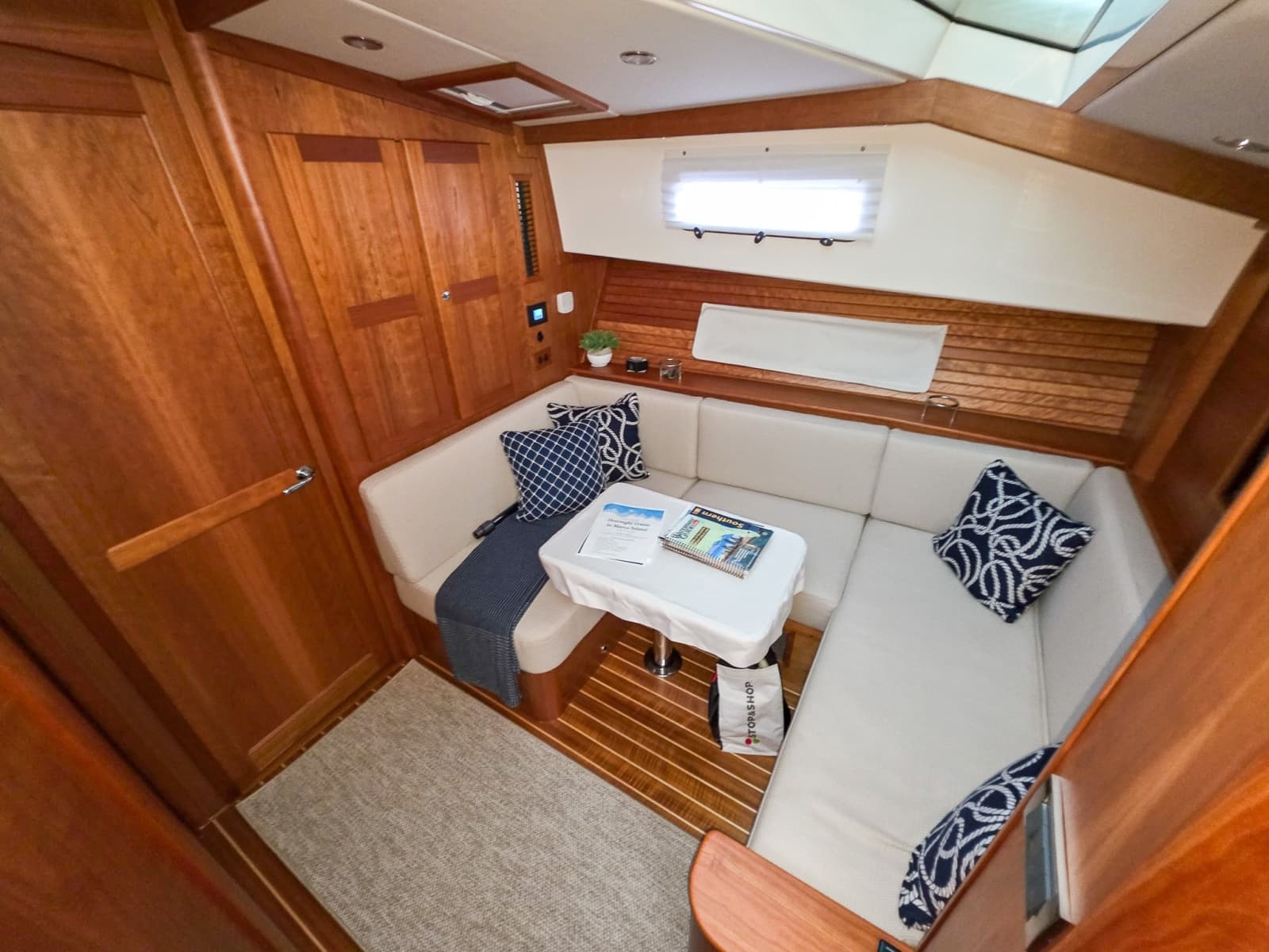 2025 Sabre 43 Salon Express - Photo 22
