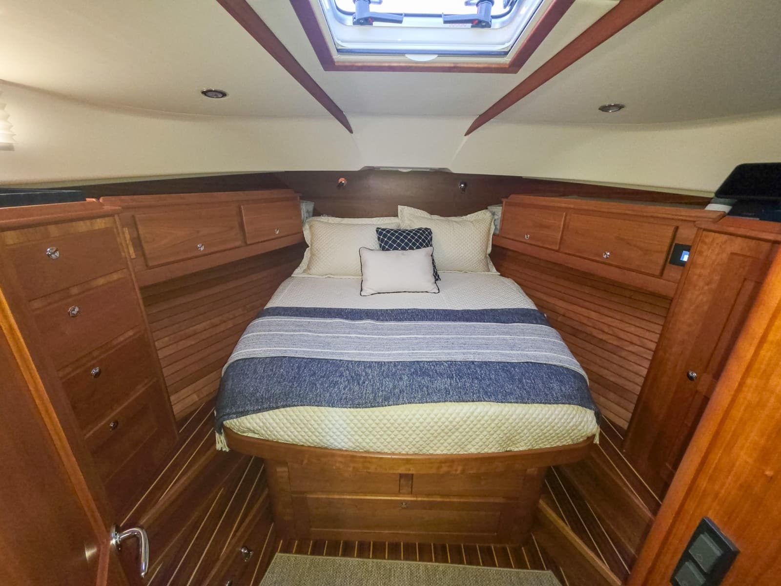 2025 Sabre 43 Salon Express - Photo 25