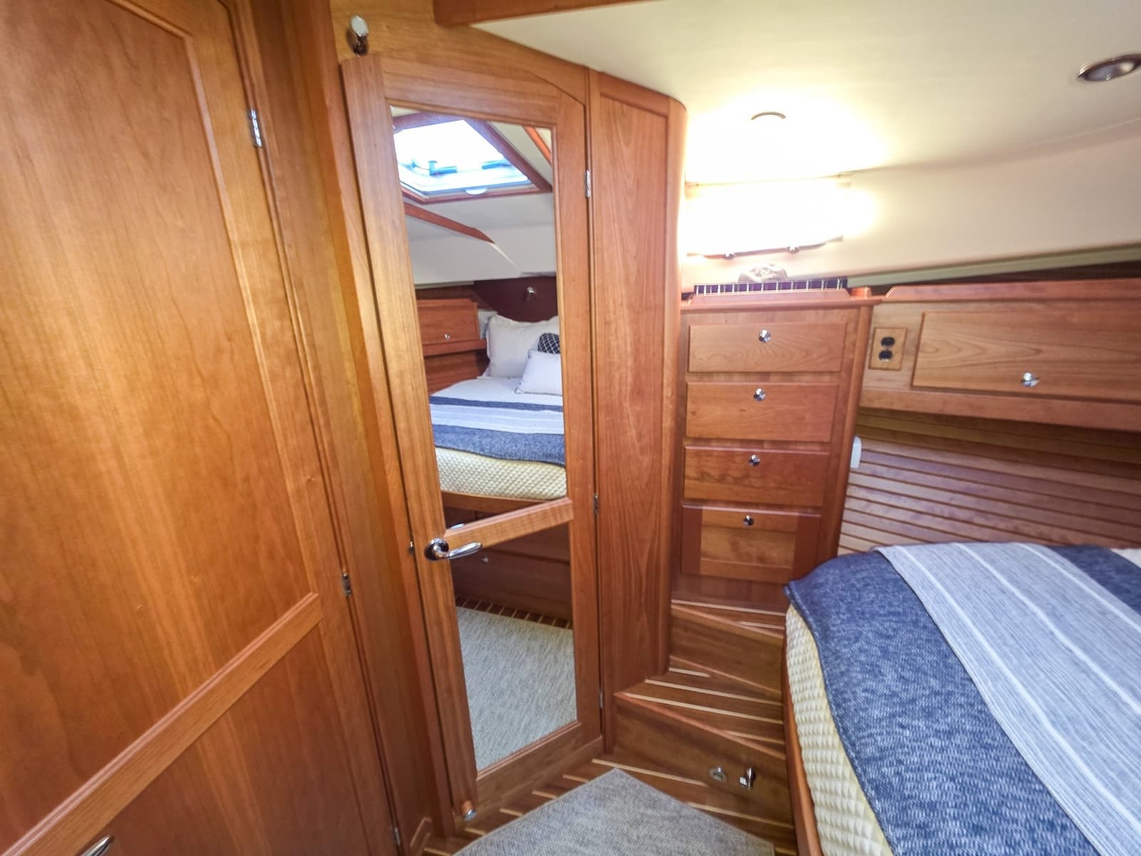 2025 Sabre 43 Salon Express - Photo 29