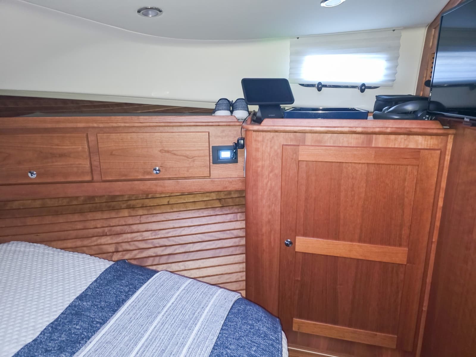 2025 Sabre 43 Salon Express - Photo 19