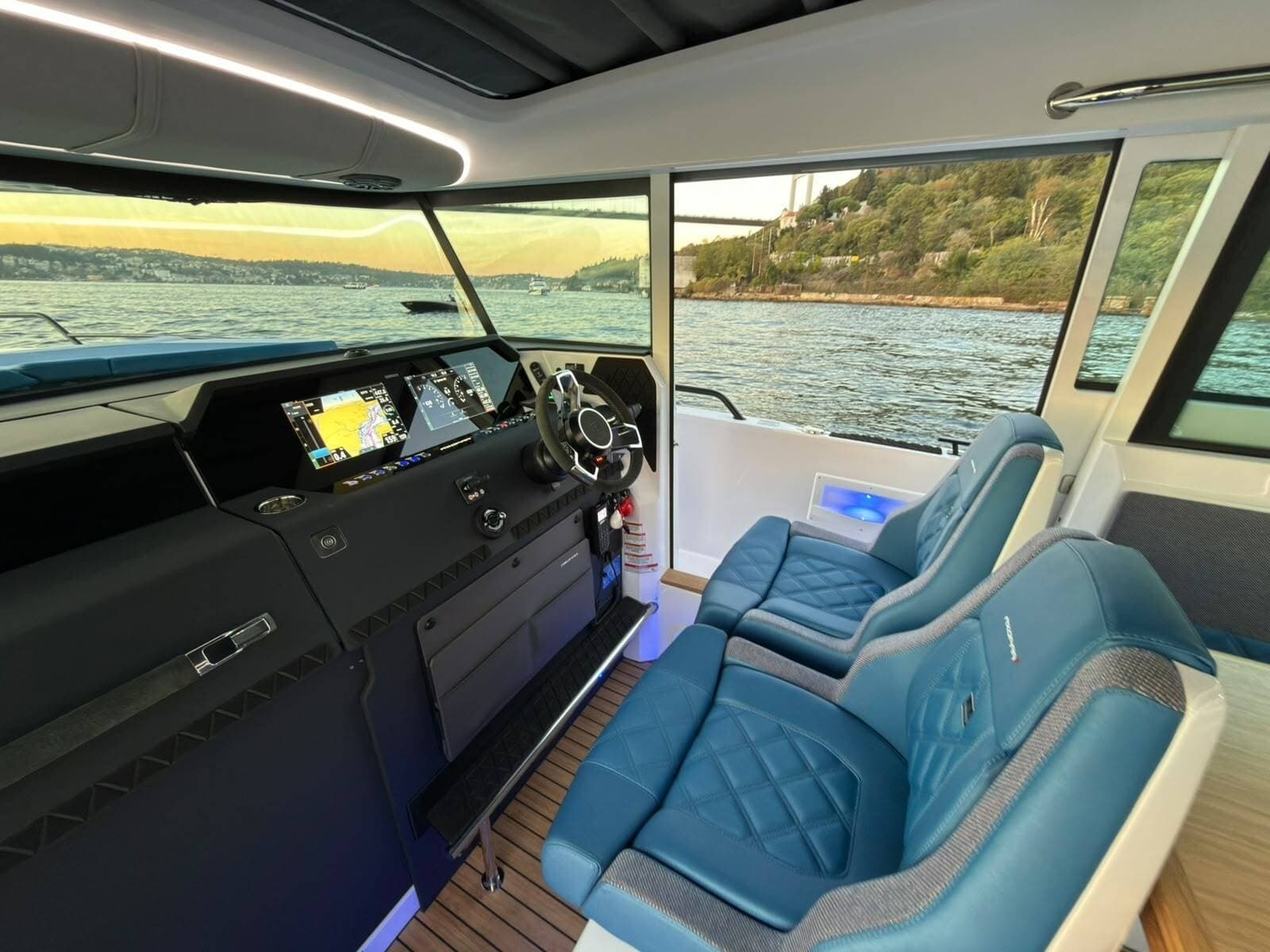2026 Axopar 37 XC Cross Cabin - Photo 11