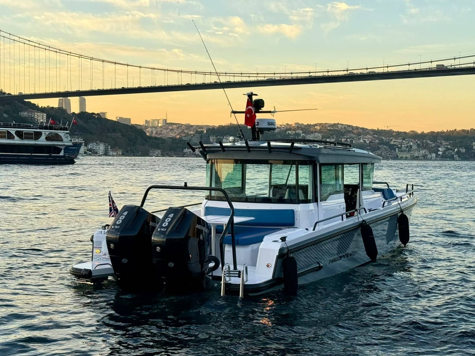 2026 Axopar 37 XC Cross Cabin - Photo 13