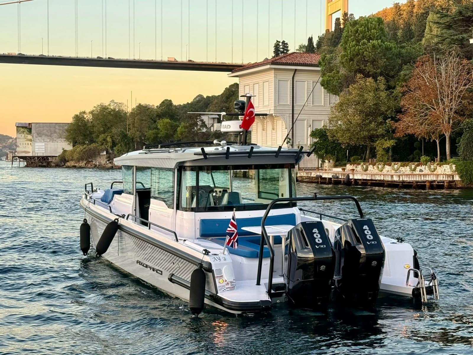 2026 Axopar 37 XC Cross Cabin - Photo 1