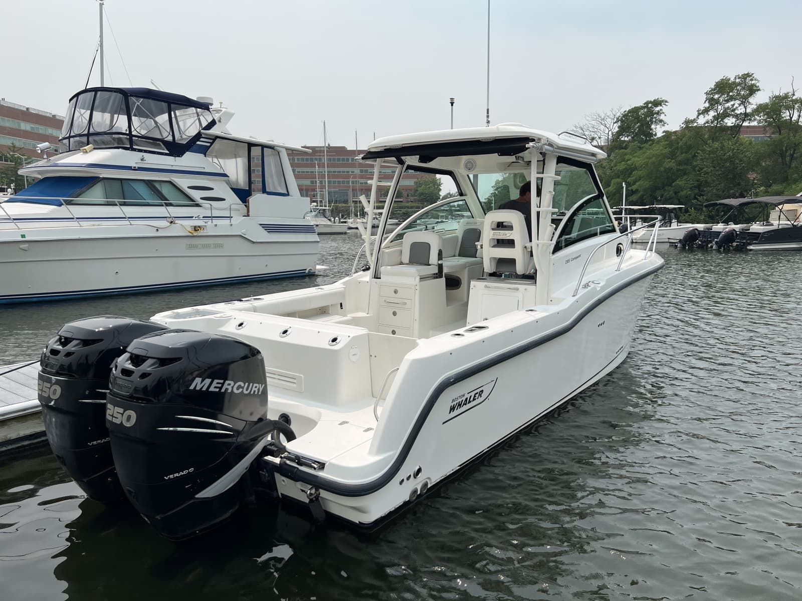 2013 Boston Whaler Conquest - Photo 4