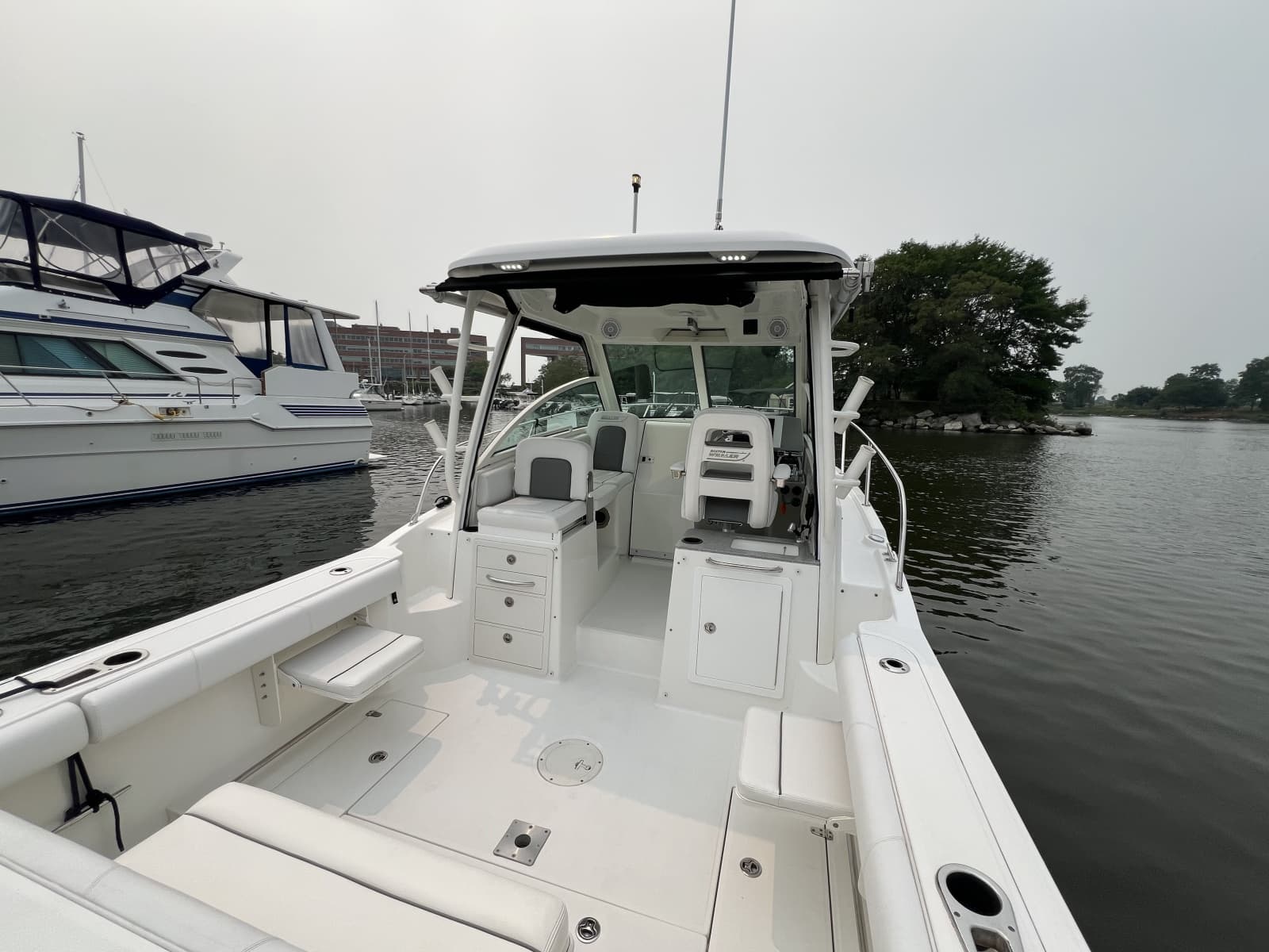 2013 Boston Whaler Conquest - Photo 10