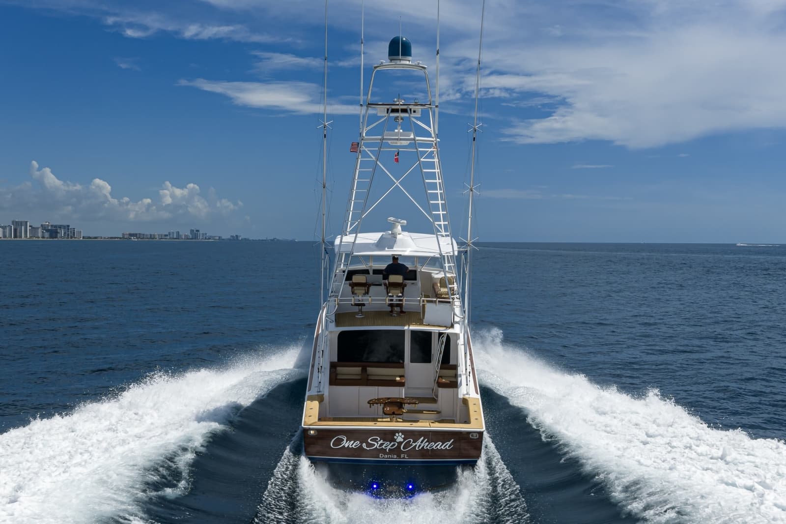 2002 Viking 61 Convertible - Photo 27