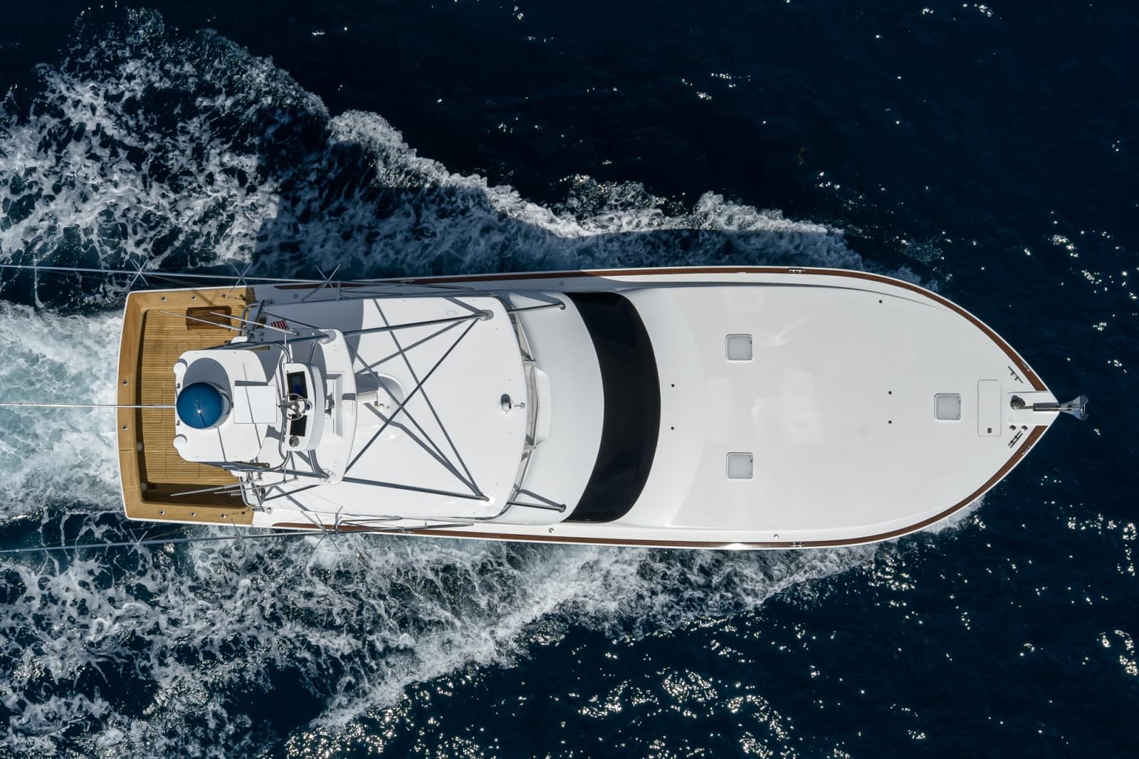 2002 Viking 61 Convertible - Photo 17