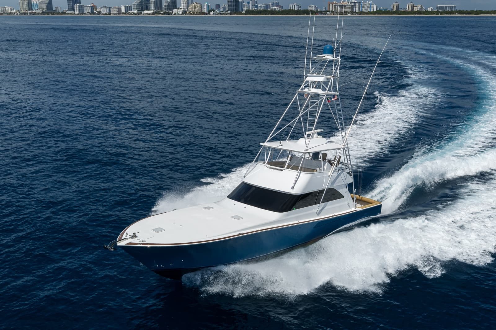 2002 Viking 61 Convertible - Photo 23