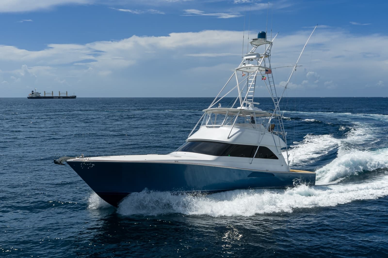 2002 Viking 61 Convertible - Photo 26