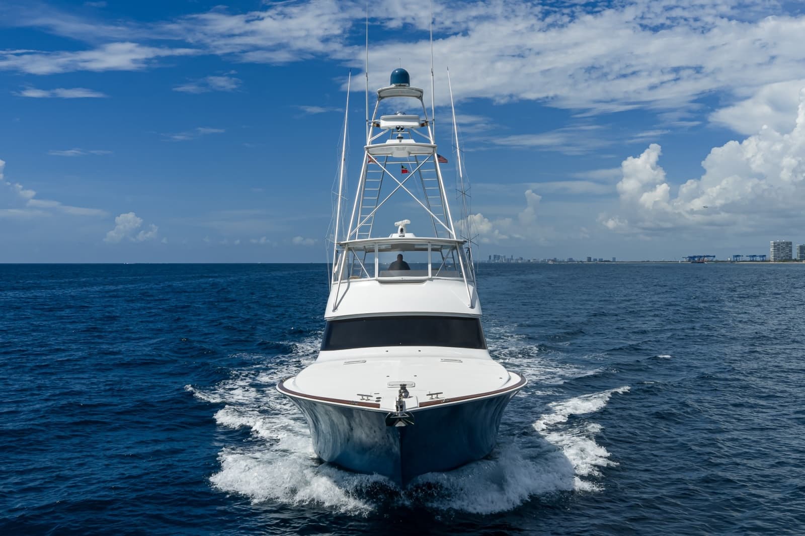 2002 Viking 61 Convertible - Photo 9
