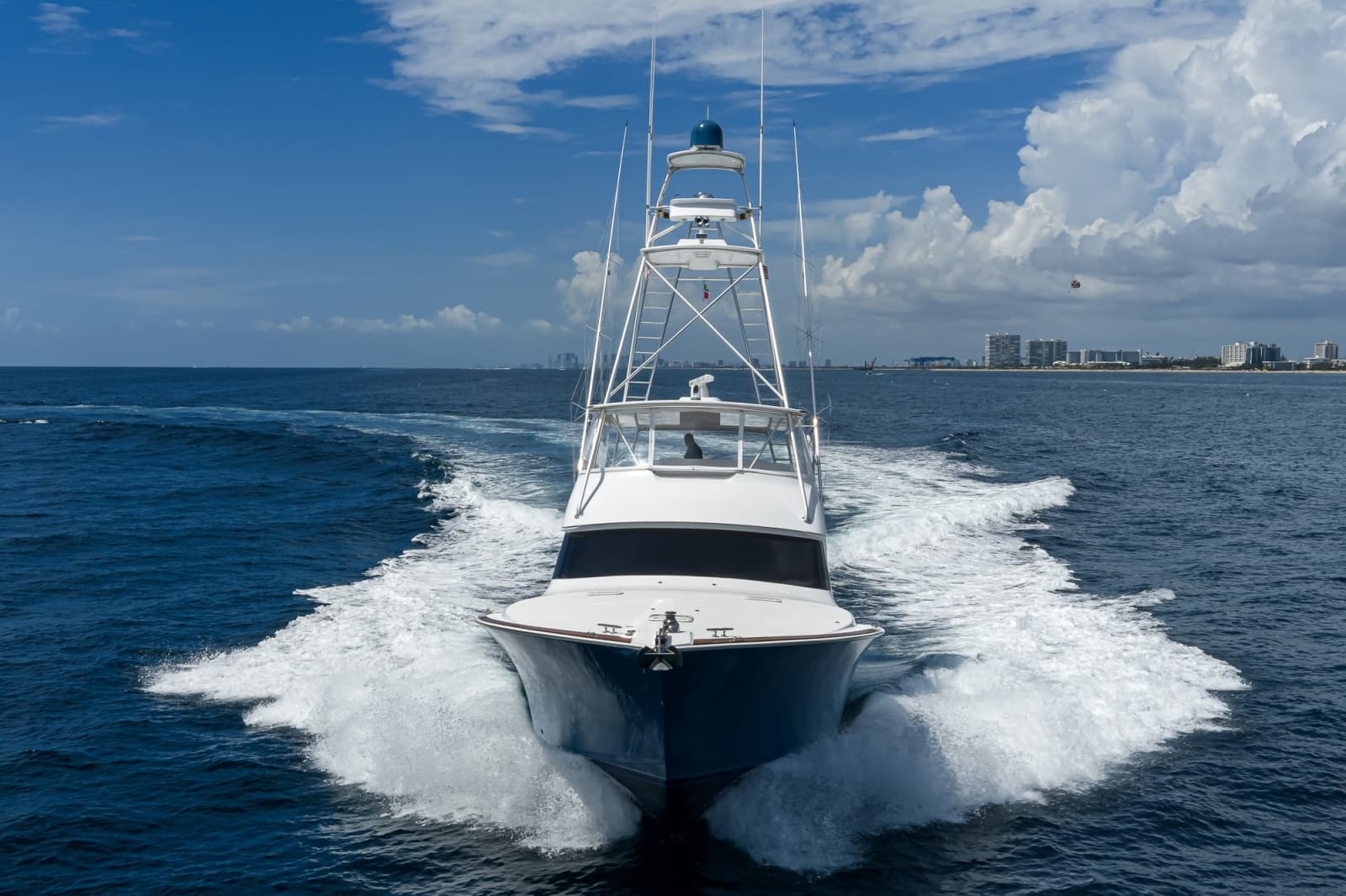 2002 Viking 61 Convertible - Photo 25