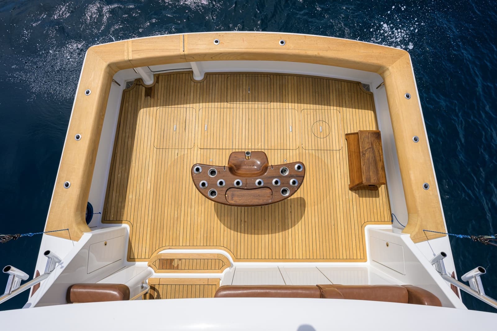 2002 Viking 61 Convertible - Photo 79