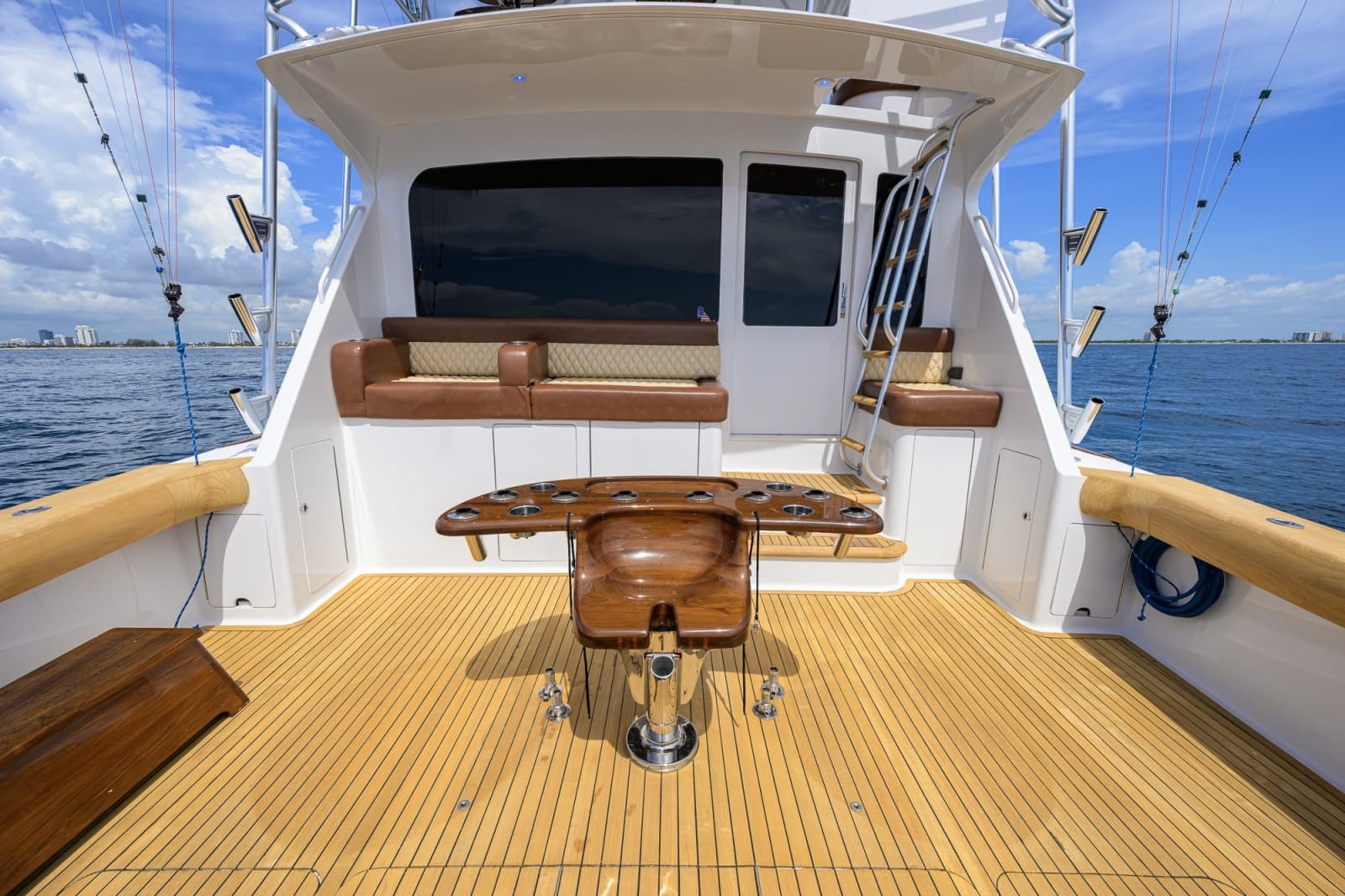 2002 Viking 61 Convertible - Photo 74