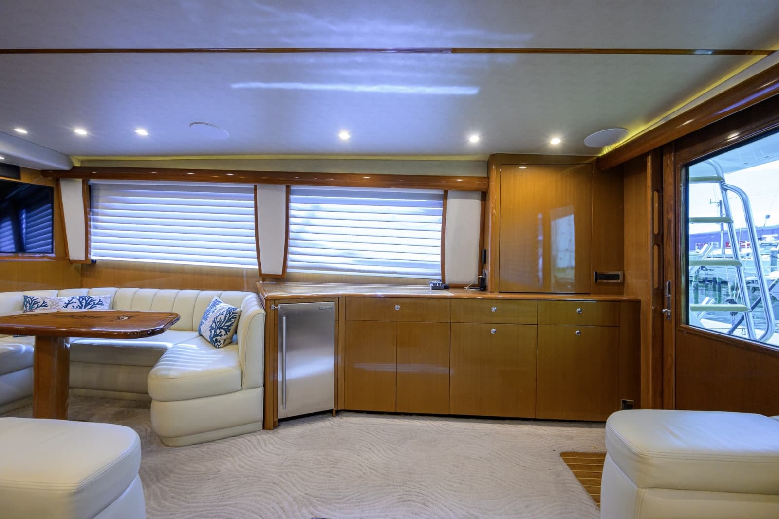2002 Viking 61 Convertible - Photo 94