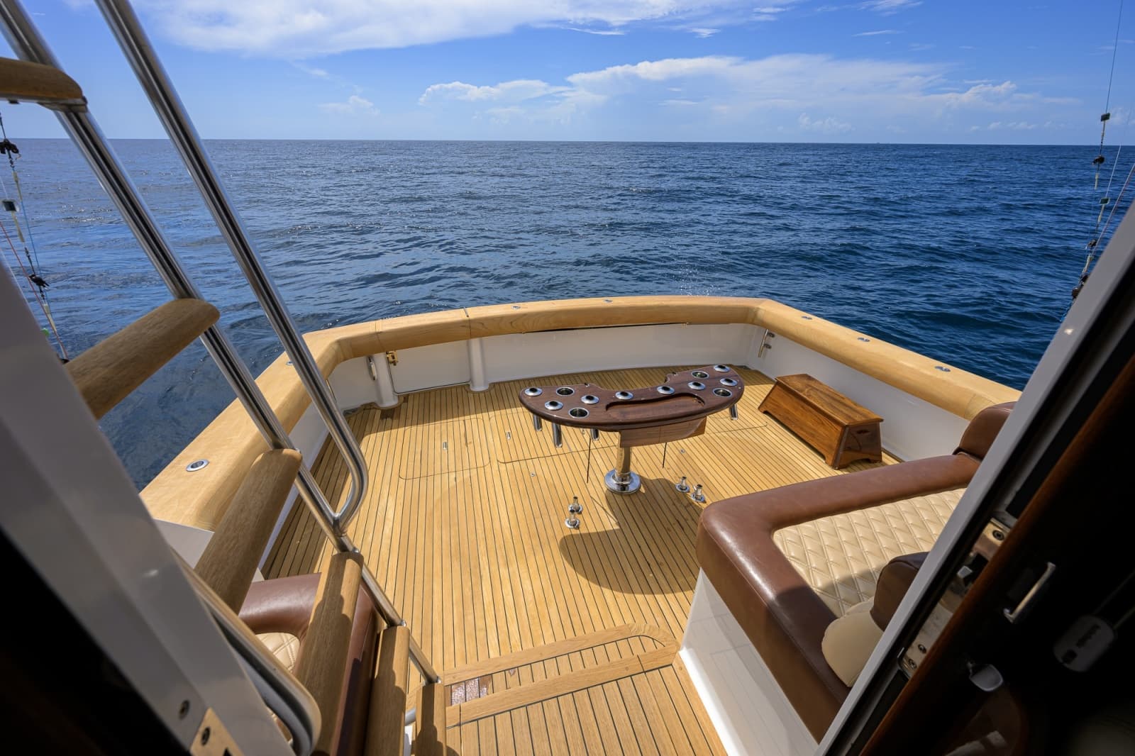 2002 Viking 61 Convertible - Photo 80