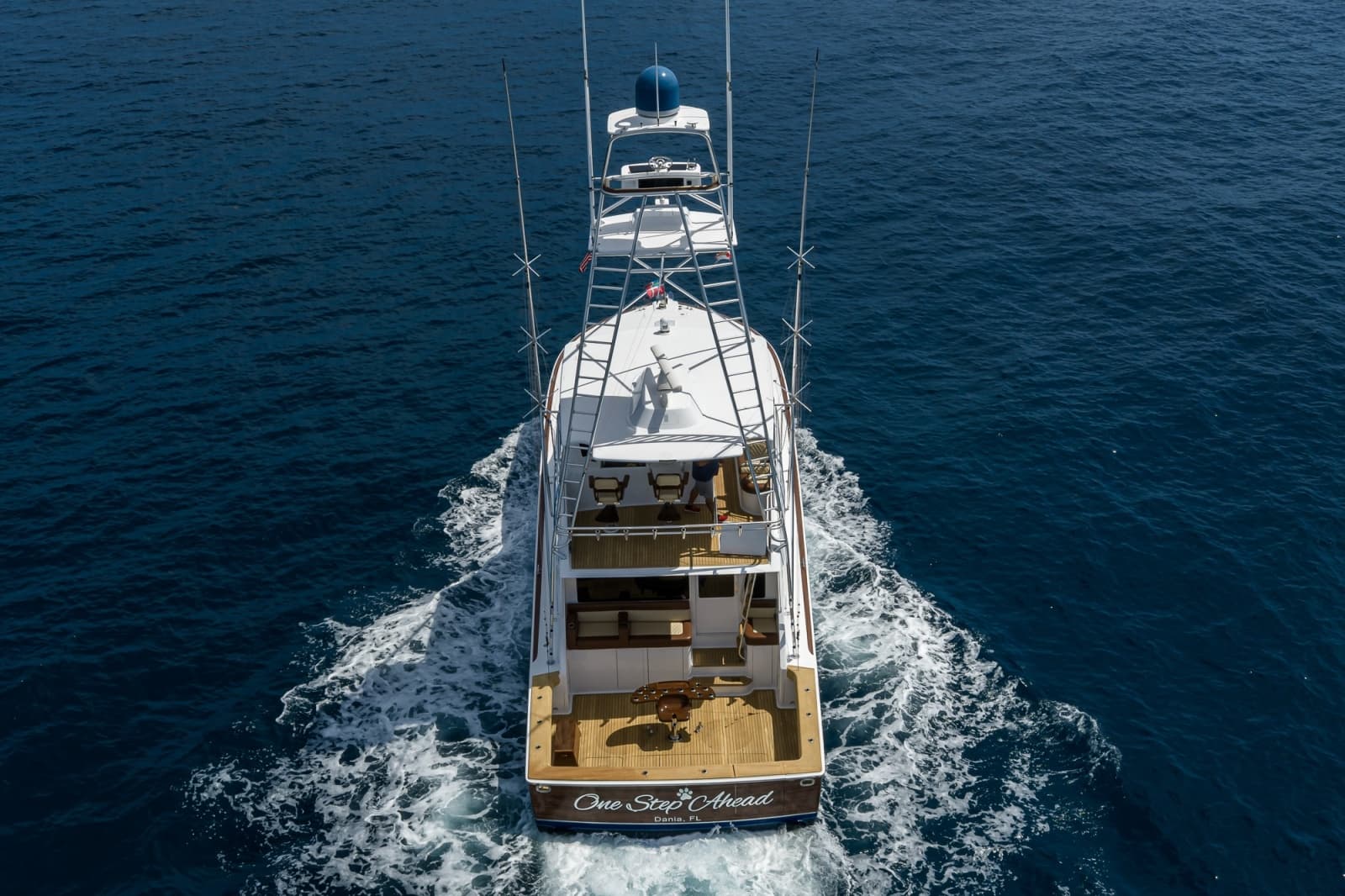 2002 Viking 61 Convertible - Photo 13