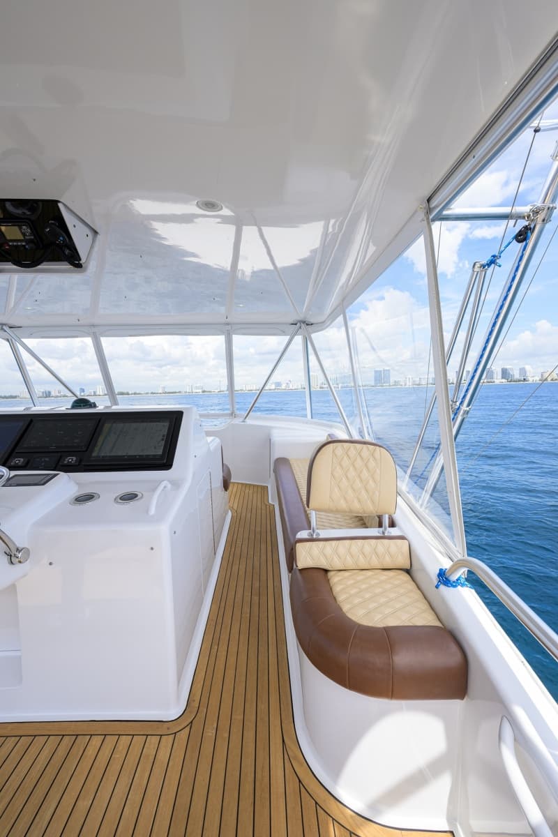 2002 Viking 61 Convertible - Photo 84
