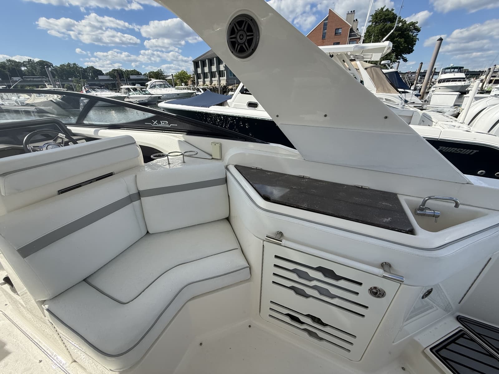 2016 Sea Ray 310 SLX - Photo 8