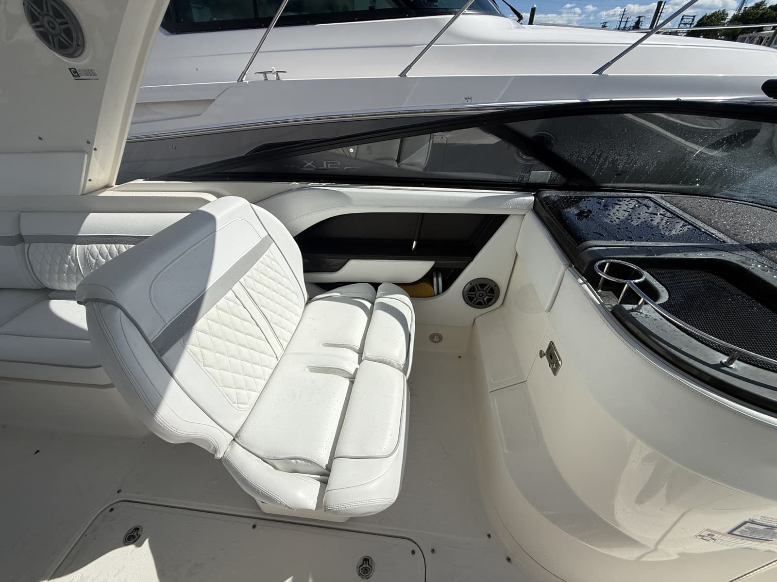 2016 Sea Ray 310 SLX - Photo 12