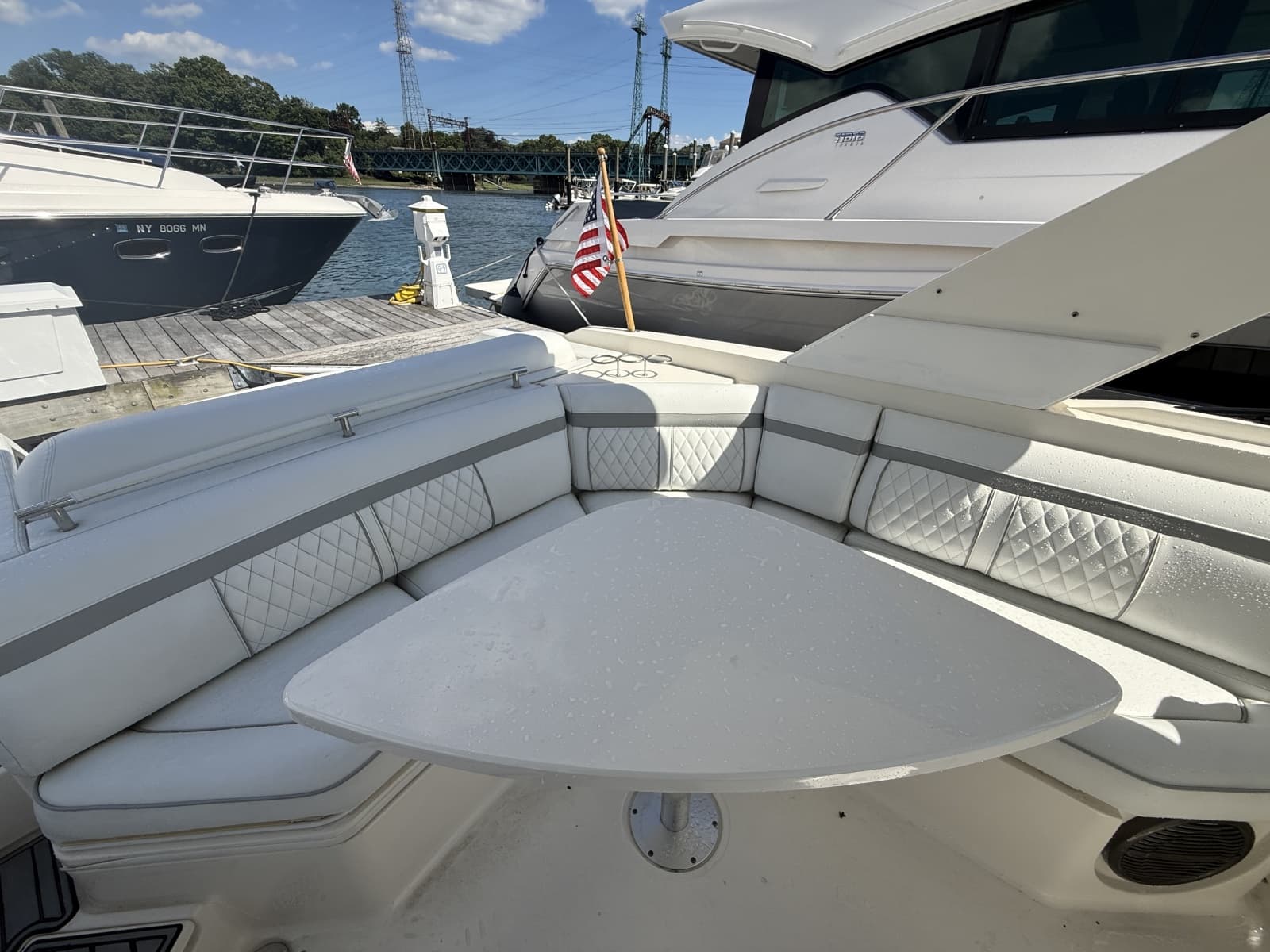2016 Sea Ray 310 SLX - Photo 6
