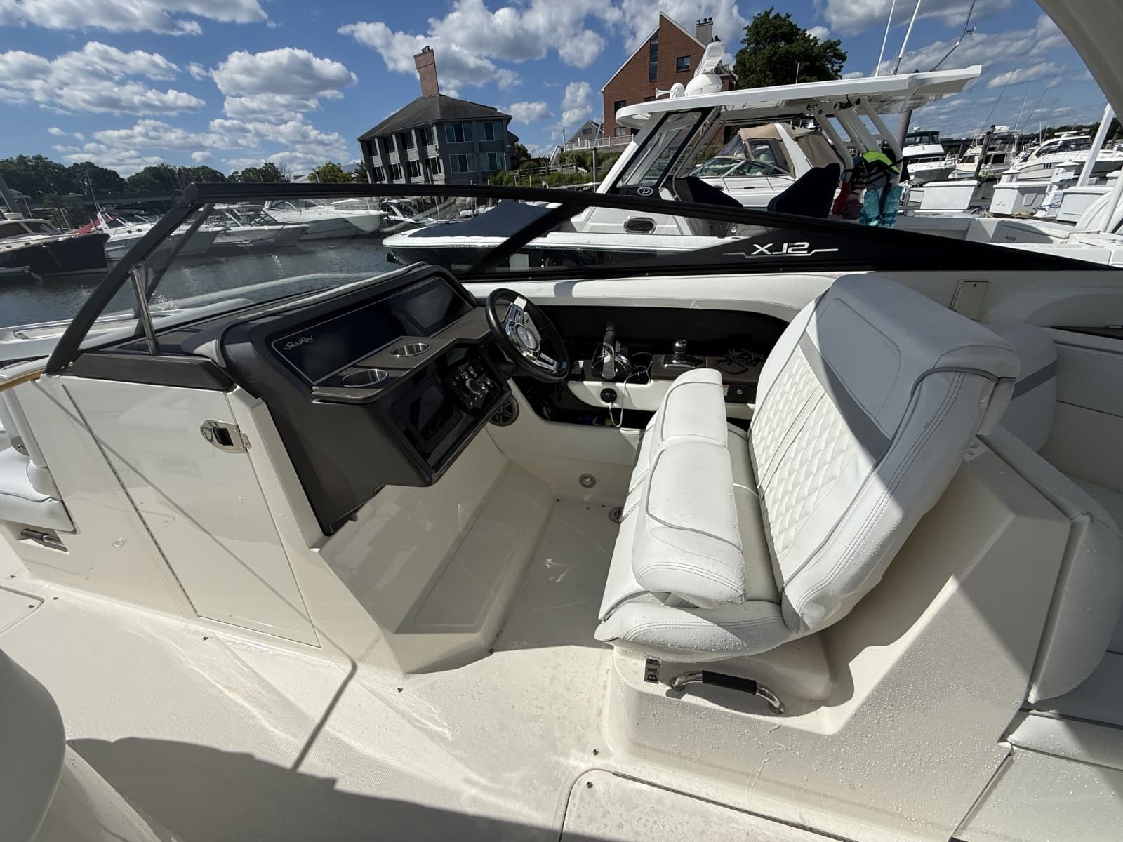 2016 Sea Ray 310 SLX - Photo 11