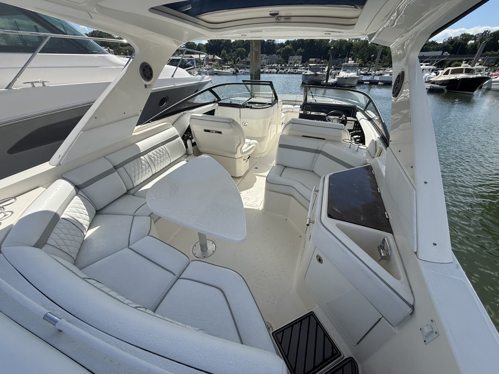 2016 Sea Ray 310 SLX - Photo 5