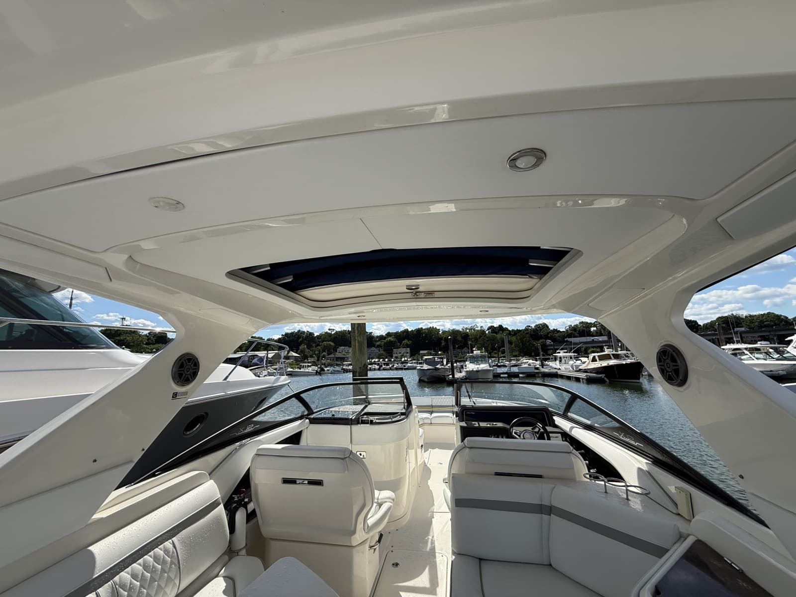 2016 Sea Ray 310 SLX - Photo 10