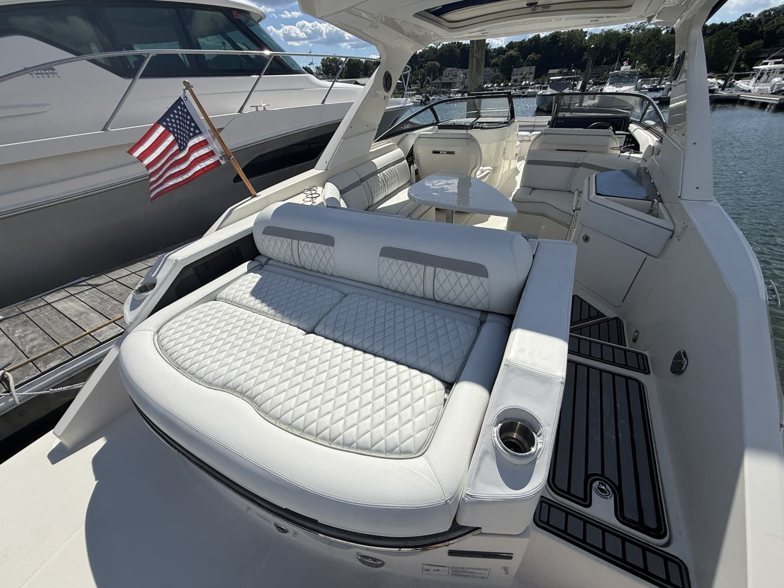 2016 Sea Ray 310 SLX - Photo 4