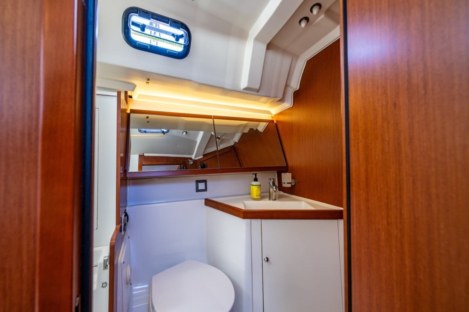 2019 Beneteau Oceanis 46.1 - Photo 16