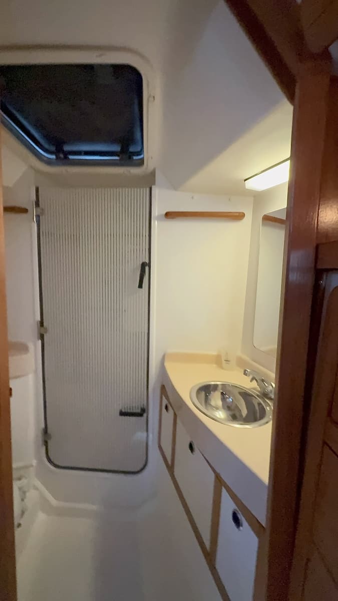 2001 Catalina 42 MkII - Photo 37