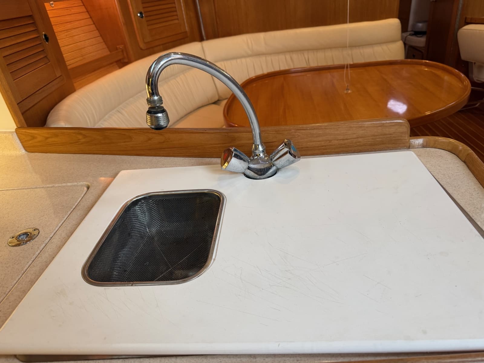 2001 Catalina 42 MkII - Photo 30